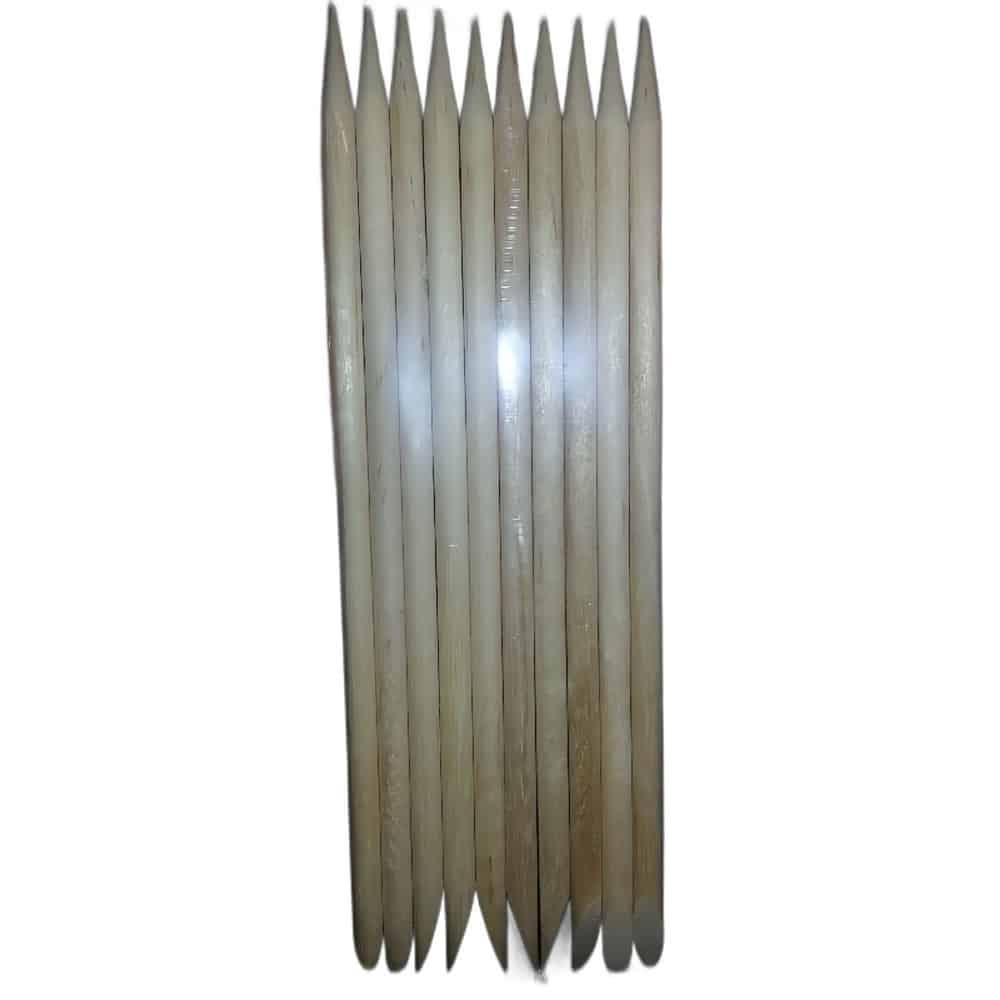 Monipuolinen 10 kpl pakkaus appelsiinipuutikkuja manikyyriin ja pedikyyriin. Hellävarainen väline kynsinauhojen siistimiseen ja kynsien koristeluun.