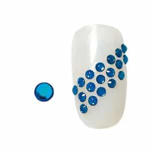 Koe Välimeren lumo kynsilläsi! Nämä 20 Capri Blue Swarovski-kristallistrassia (SS5 / 1