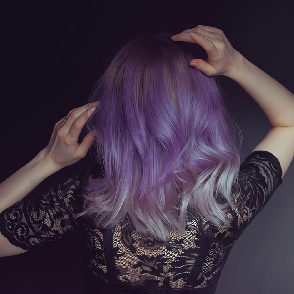 Lumoava laventelin ja rosmariinin sävyinen suoraväri. Hoitava