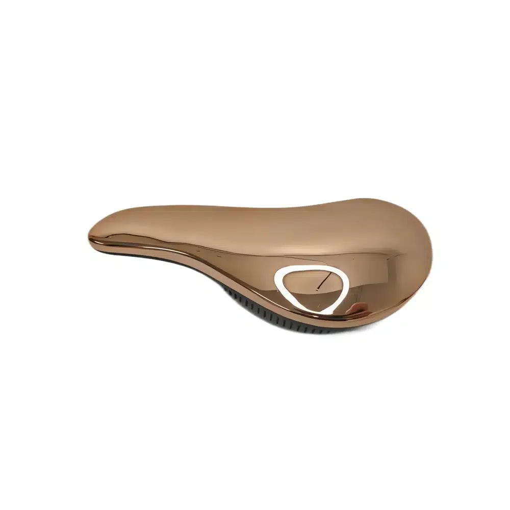 Selvittää hiukset vaivattomasti ilman repimistä. Päänahkaa myötäilevä harjaspää vähentää hiusten mekaanista rasitusta ja tekee kampaamisesta miellyttävää.