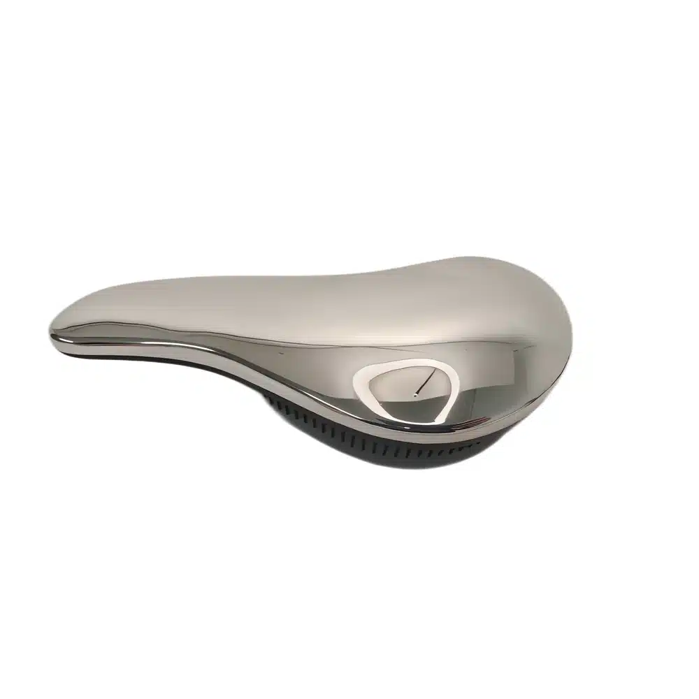 Selvittää hiukset vaivattomasti ilman repimistä. Päänahkaa myötäilevä harjaspää vähentää hiusten mekaanista rasitusta ja tekee kampaamisesta miellyttävää.