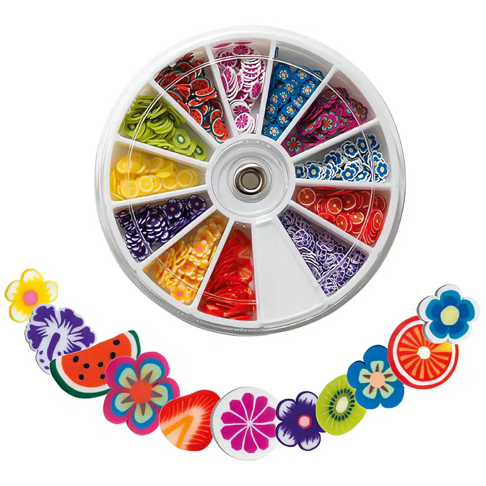 Valtava 600 kappaleen lajitelma suloisia hedelmä- ja kukkakynsikoristeita (fimo). Kätevä