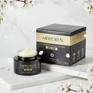 Tummanharmaa ja kultainen Mercilen Polypeptide Collagen -kasvovoidepurkki sekä tyylikäs mustakultainen pakkaus.