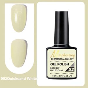 Ammattimainen geelilakka sävyssä Quicksand White. Hienojakoinen kimallus luo elegantin