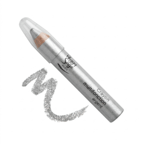 Peggy Sage Crayon multifonction argent -meikkikynä ja kimaltava hopeinen väriveto valkoisella taustalla.