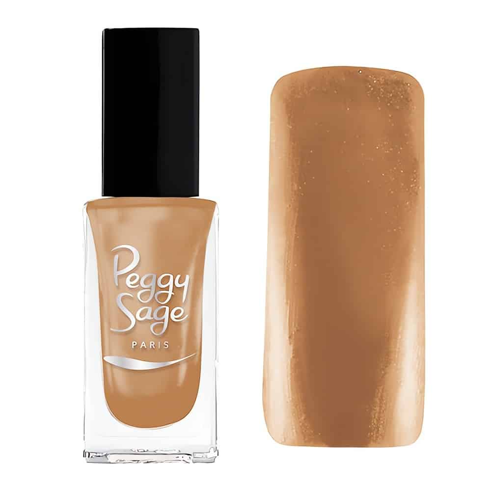 Luo upeaa hehkua kynsillesi! Peggy Sage Bronze Irisé 245 kynsilakka tarjoaa hienostunutta pronssinhohtoa