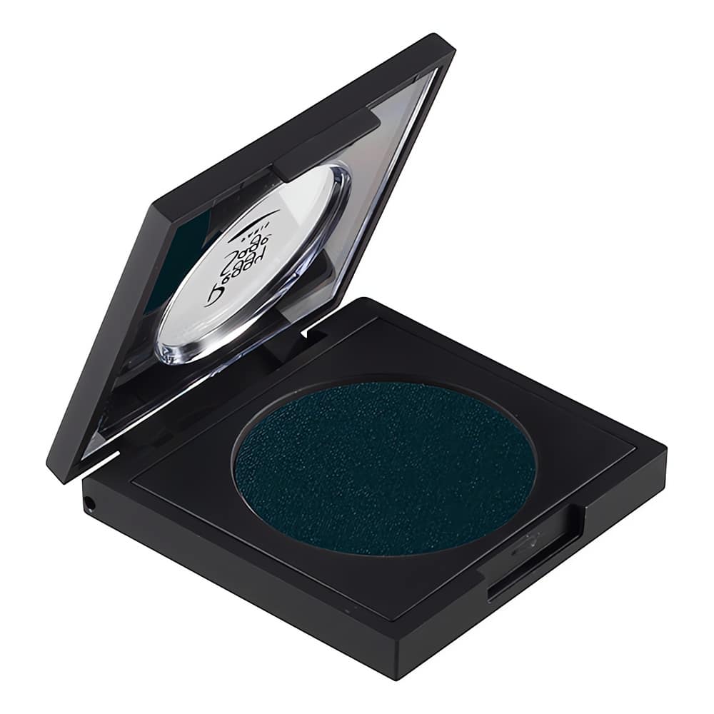 Luo intensiivinen ja syvä katse Peggy Sagen Wild Spirit -mattaluomivärillä. Samettinen