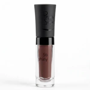 Peggy Sage So Shiny Praline 010 huulikiilto kirkkaassa hylsyssä, jossa näkyy syvän ruskea pähkinäinen sävy ja mattapintainen musta korkki.