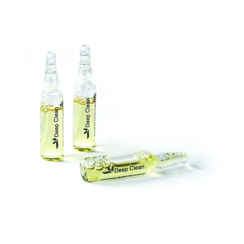 Nujerra epäpuhtaudet! Santana Deep Clean -ampulli syväpuhdistaa huokoset ja rauhoittaa akneihoa hellävaraisesti. 10 kpl tehohoitokuuri kirkkaalle iholle.