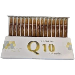 Avattu valkoinen pakkaus, jossa on siistissä rivissä 15 kappaletta ruskeita 2 ml Bio-Vital Q10 -lasiampulleja ihonhoitoon.