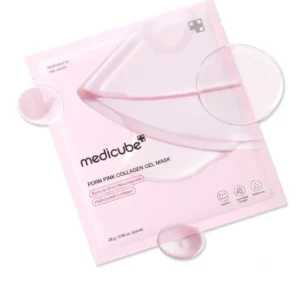 Medicube Salmon PDRN Pink Collagen Jelly Gel Mask -kasvonaamion vaaleanpunainen pakkauspussi, jonka päällä leijuu läpikuultava vaaleanpunainen hydrogeelinaamio ja pyöreitä kirkkaita nestepisaroita valkoisella pohjalla.