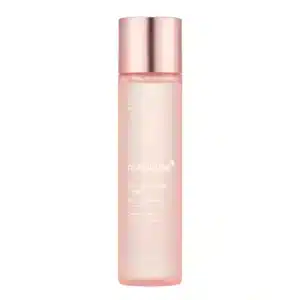 Korkea lieriönmuotoinen ja pehmeän persikanvärinen Medicube Triple Collagen Toner -kasvovesipullo ruusukultaisella korkilla suoraan edestä kuvattuna puhtaalla valkoisella taustalla.