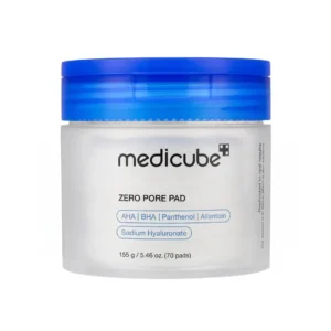 Medicube Zero Pore Pad -kuorintalappujen puoliläpinäkyvä purkki kirkkaan sinisellä kannella suoraan edestä kuvattuna puhtaalla valkoisella taustalla.