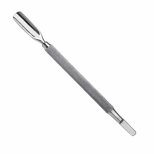 Hanki täydelliset kynsinauhat tällä ammattilaistason 2-in-1 työkalulla. Pyöristetty pää työntää ja terävä kärki puhdistaa. Ruostumatonta terästä.