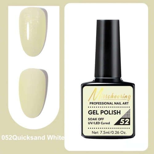 Ammattimainen geelilakka sävyssä Quicksand White. Hienojakoinen kimallus luo elegantin