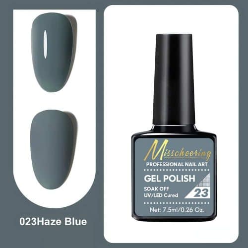 Luo mystinen ja elegantti manikyyri Misscheering Professional -geelilakalla sävyssä Haze Blue. Tämä utuinen savunsininen sävy takaa kestävän ja upean kiillon.