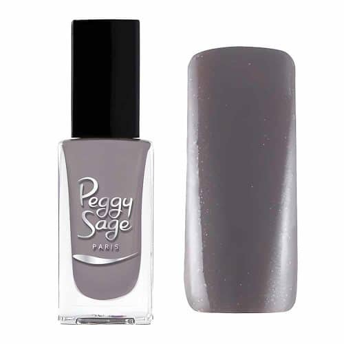 Kimalteleva Splendid Grey 077 antaa kynsillesi eleganttia säihkettä jopa 6 päiväksi. Helppo levittää