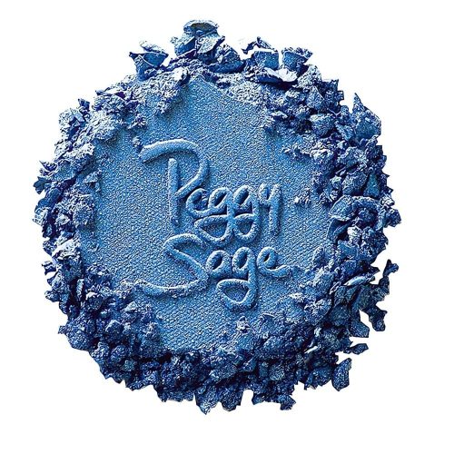 Käännä katseet Peggy Sage Blue Pop -luomivärillä. Sähköisen sininen sävy ja runsas pigmentti tuovat silmämeikkiin upeaa energiaa ja asennetta.